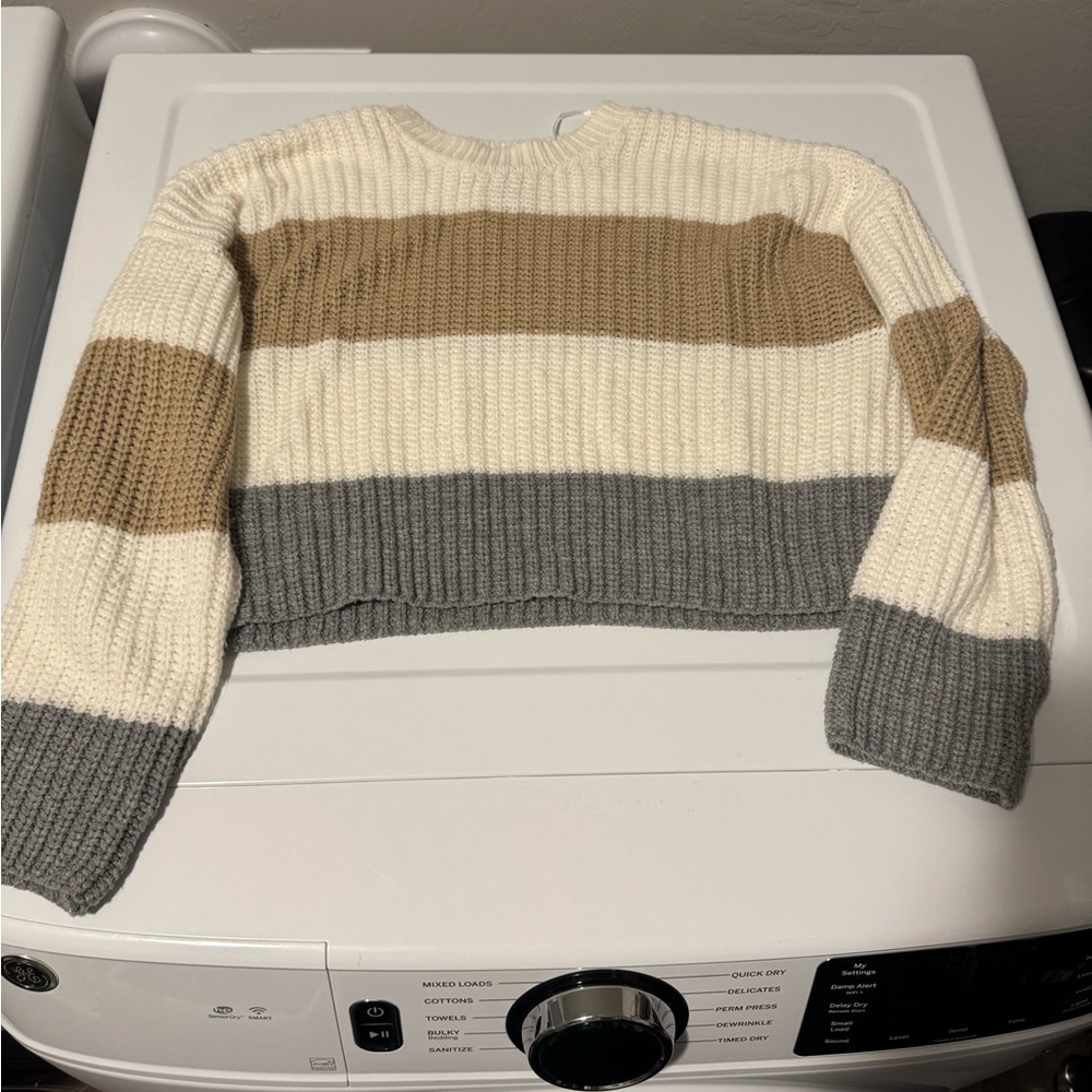Size small Cropped sweater